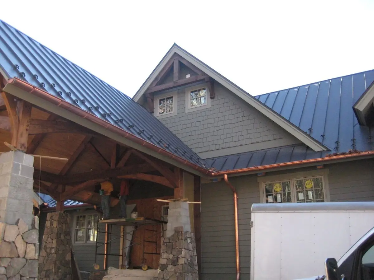 Craftsman Roofing team delivering quality roofing work in New Albany